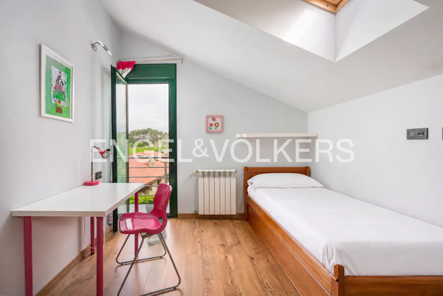 Bedroom of Houses for sale in Cudillero  with Heating, Private garden and Terrace
