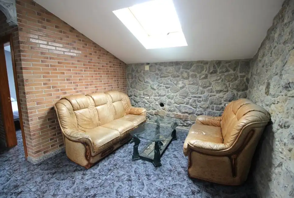Casa o xalet en venda en Oviedo  amb Moblat
