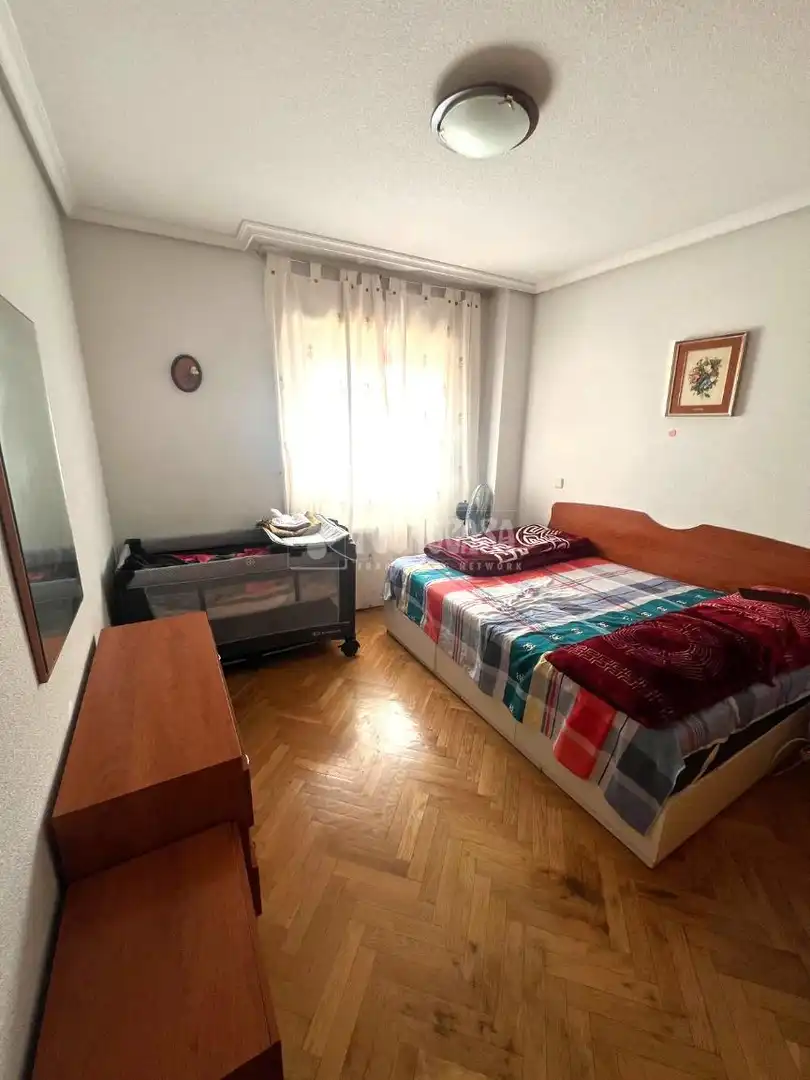 Habitación de Piso en venta en Parla con Calefacción, Parquet y Trastero