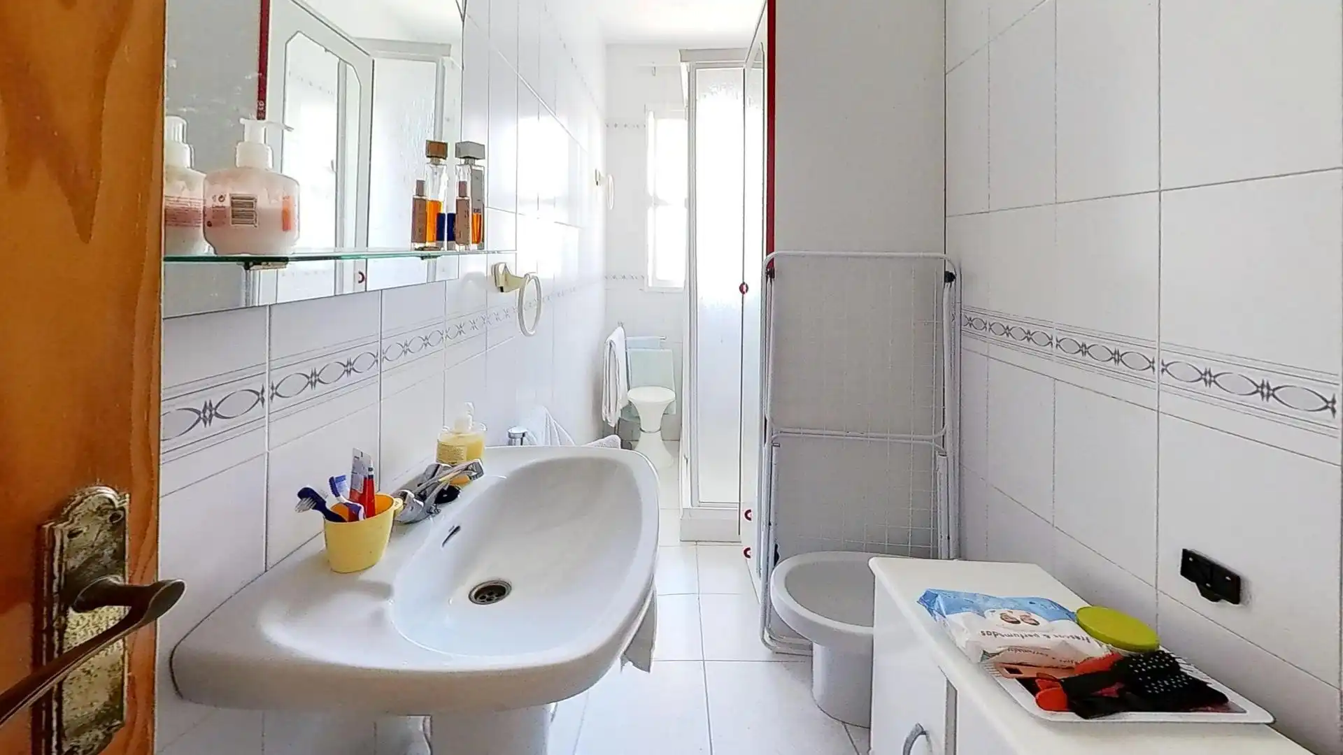 Badezimmer von Wohnungen zum Verkauf in Gualchos mit Klimaanlage, Terrasse und Abstellraum