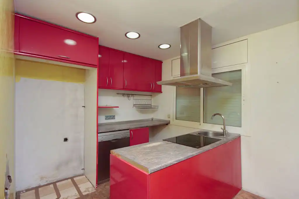 Cocina de Piso en venta en Castelldefels con Piscina