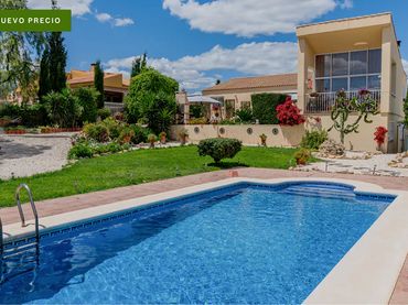 Chalet con piscina en venta en Carrer de la Espinela