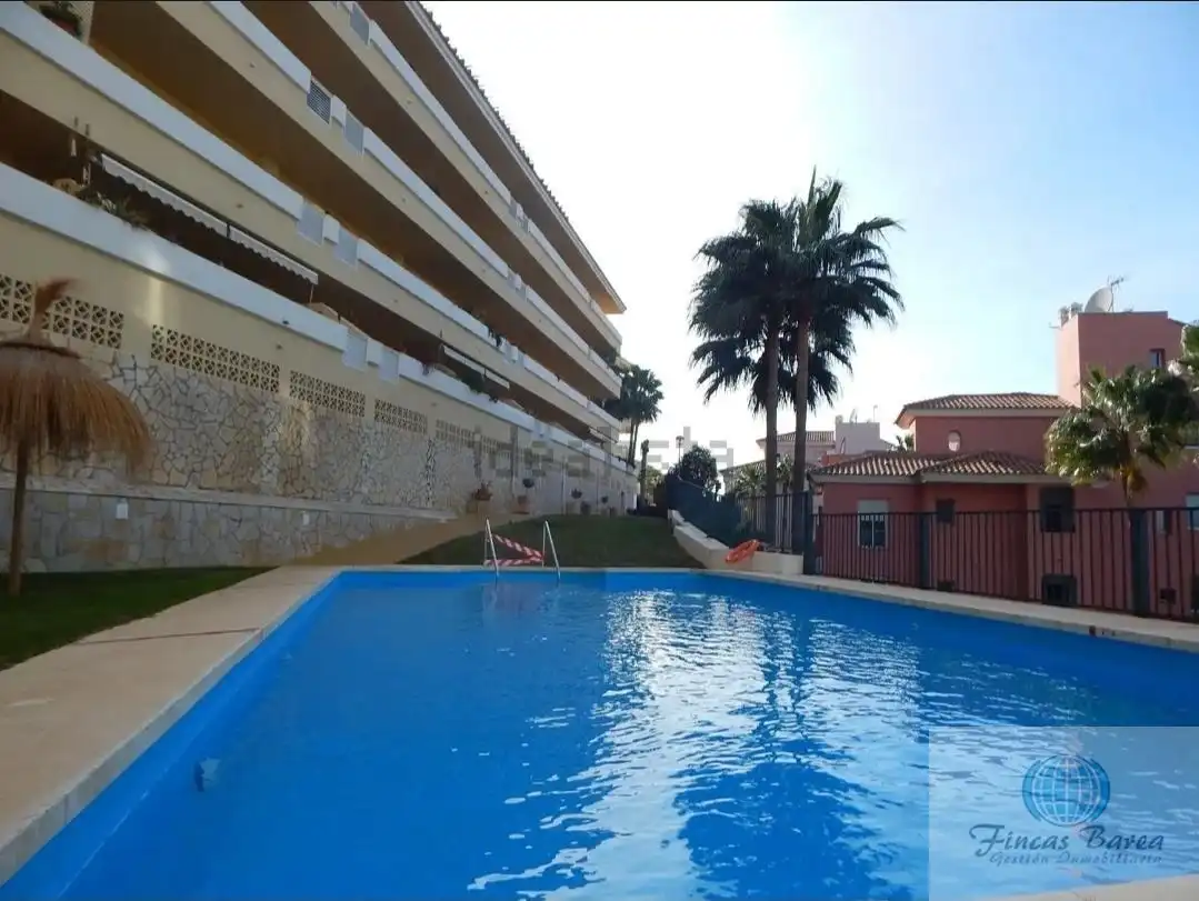 Pis amb piscina en venda a Riviera del Sol