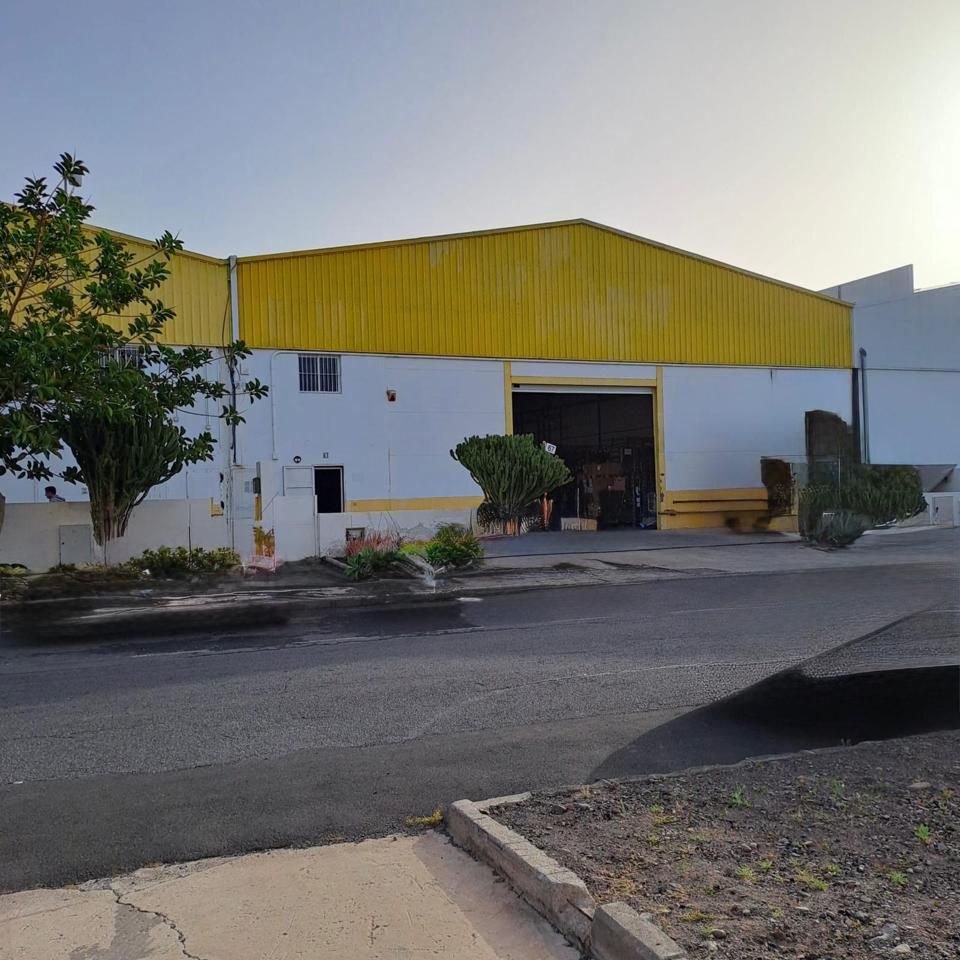 Außenansicht von Fabrikhallen zum Verkauf in Agüimes