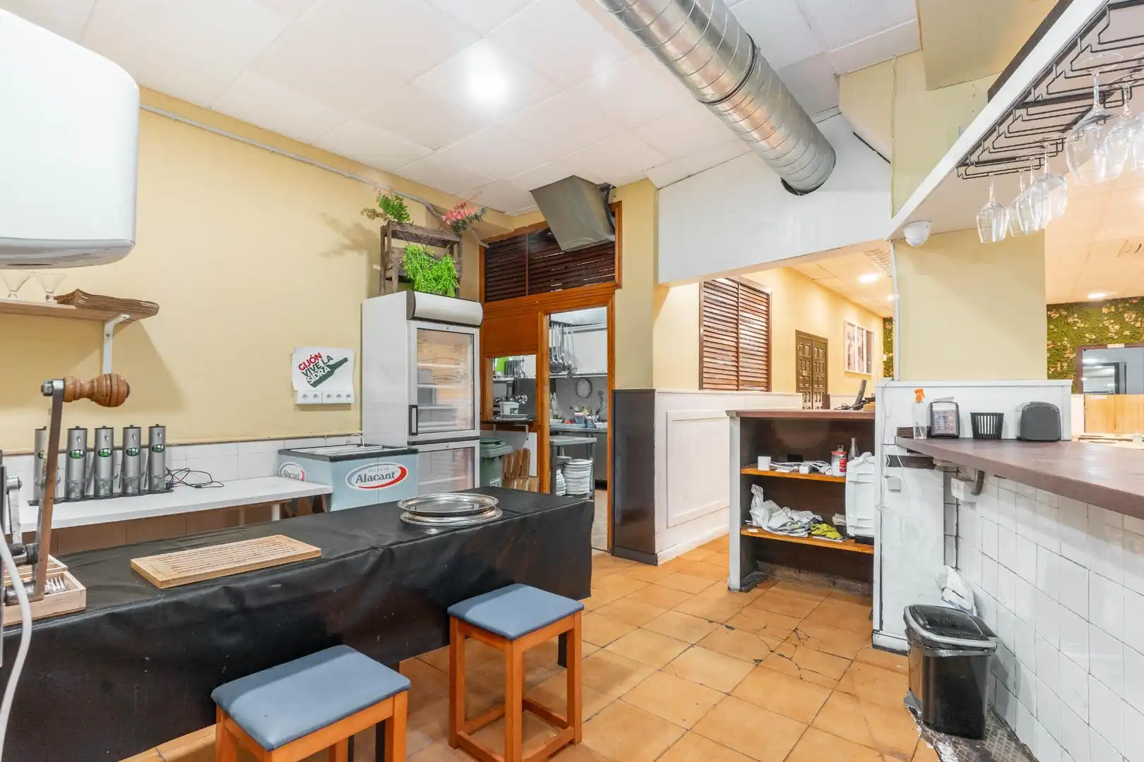 Cocina de Local en venta en Gijón  con Amueblado