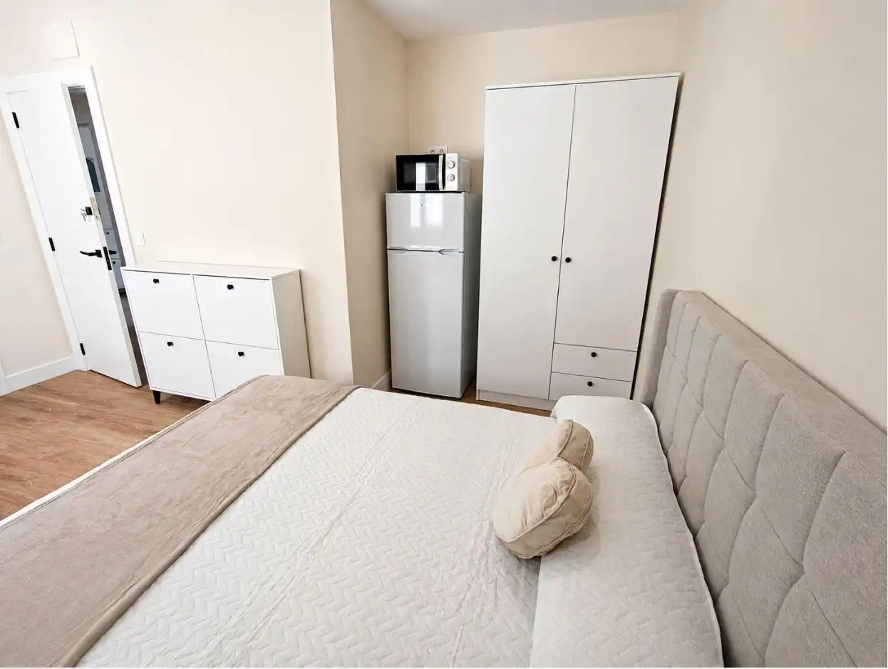 Habitación de Casa o chalet de alquiler en Torrelavega  con Calefacción, Terraza y Amueblado