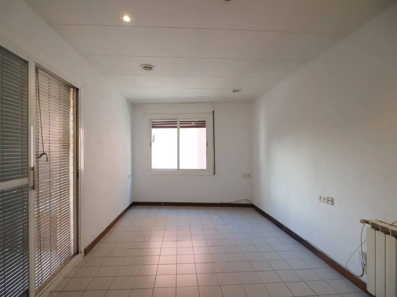 Flat with terrace for sale in Avenida Sant Esteve, imagen 3