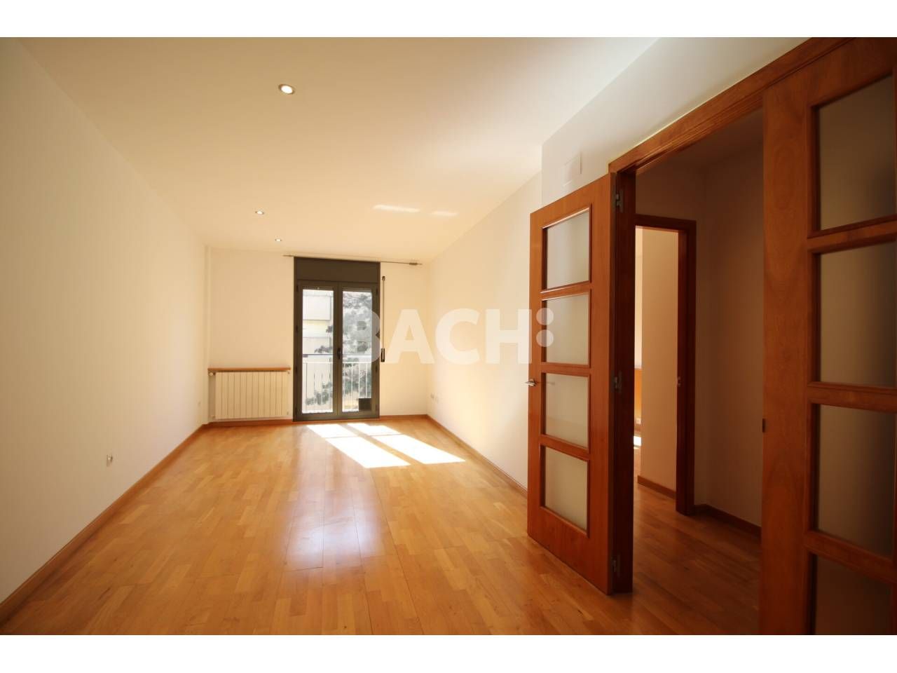 Piso de alquiler en Vic con Parquet y Balcón