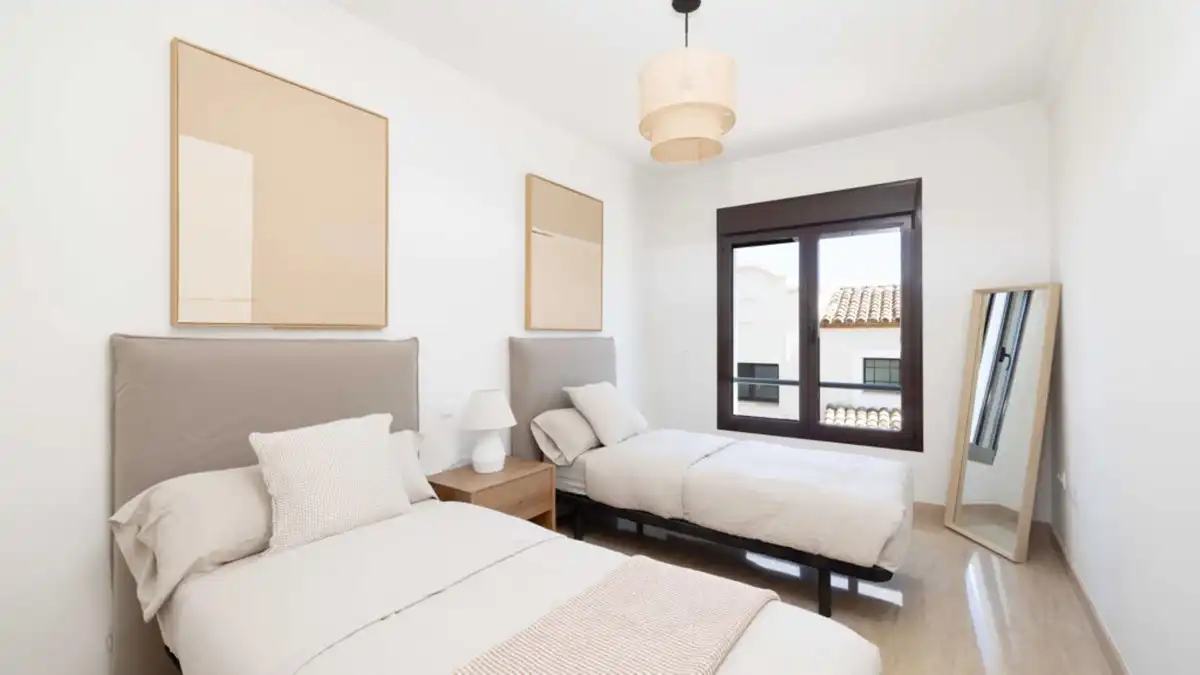 Habitación de Casa adosada en venta en Estepona con Aire acondicionado, Terraza y Jacuzzi