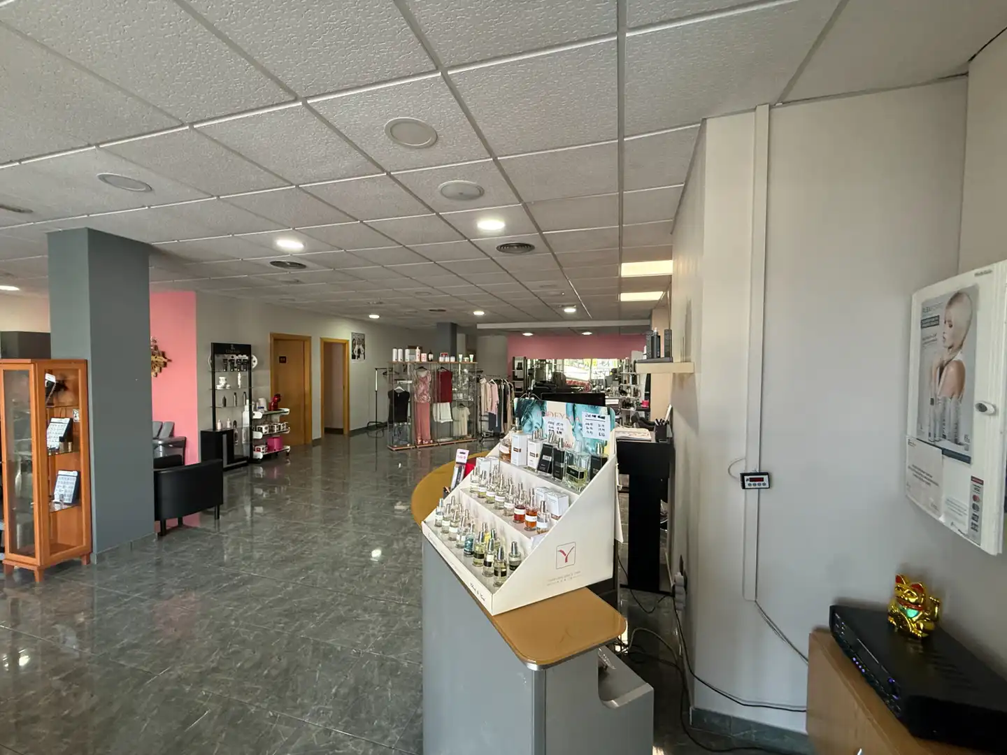Local en venta en Terrassa con Aire acondicionado, Calefacción y Internet