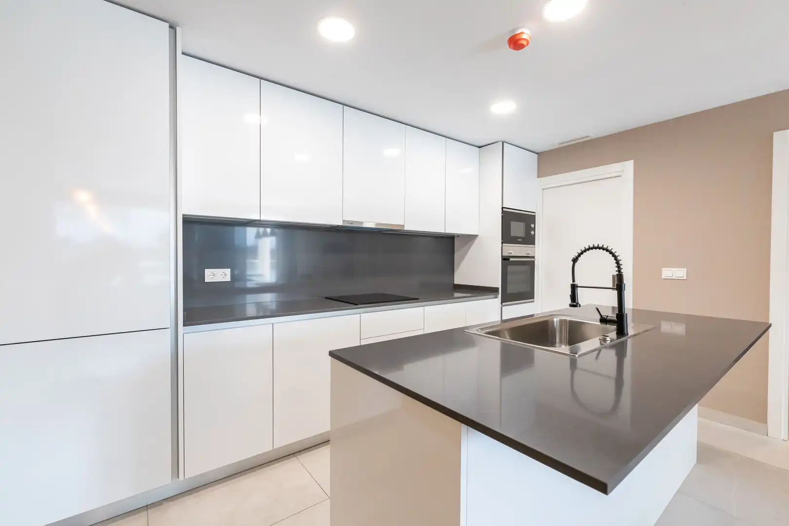 Flat with pool for sale in La Quinta, imagen 9