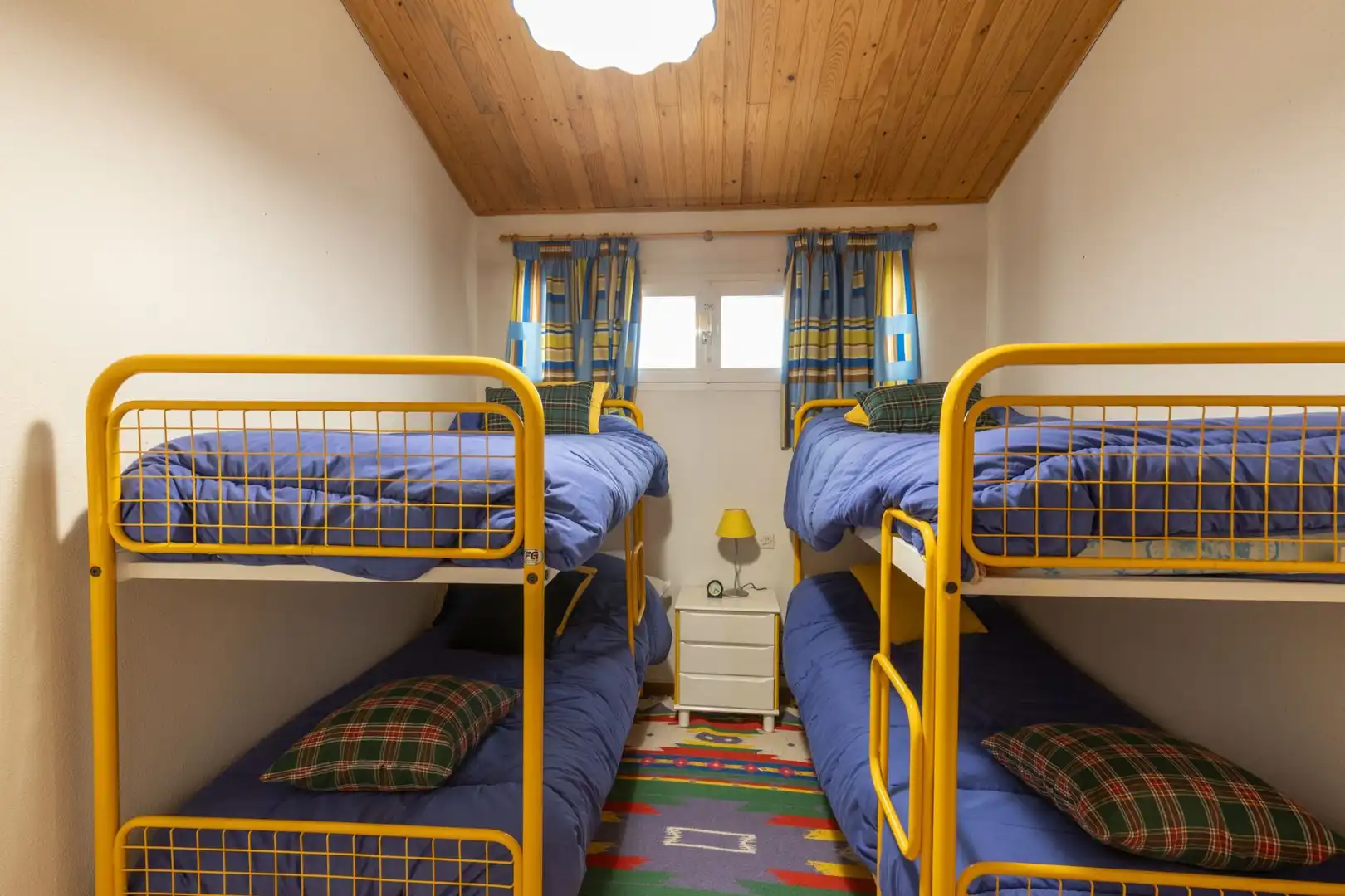 Habitación de Casa o chalet en venta en Sierra Nevada con Calefacción, Trastero y Amueblado