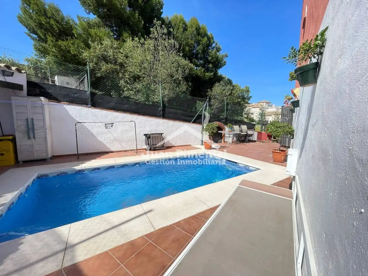 Piscina de Casa adosada en venda en Estepona amb Aire condicionat, Jardí privat i Terrassa