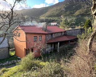 Vista exterior de Casa o xalet en venda en Rianxo amb Calefacció, Jardí privat i Terrassa