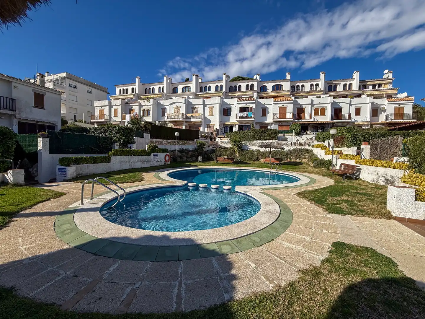 Garten von Einfamilien-Reihenhaus zum Verkauf in Sant Feliu de Guíxols mit Klimaanlage, Heizung und Privatgarten