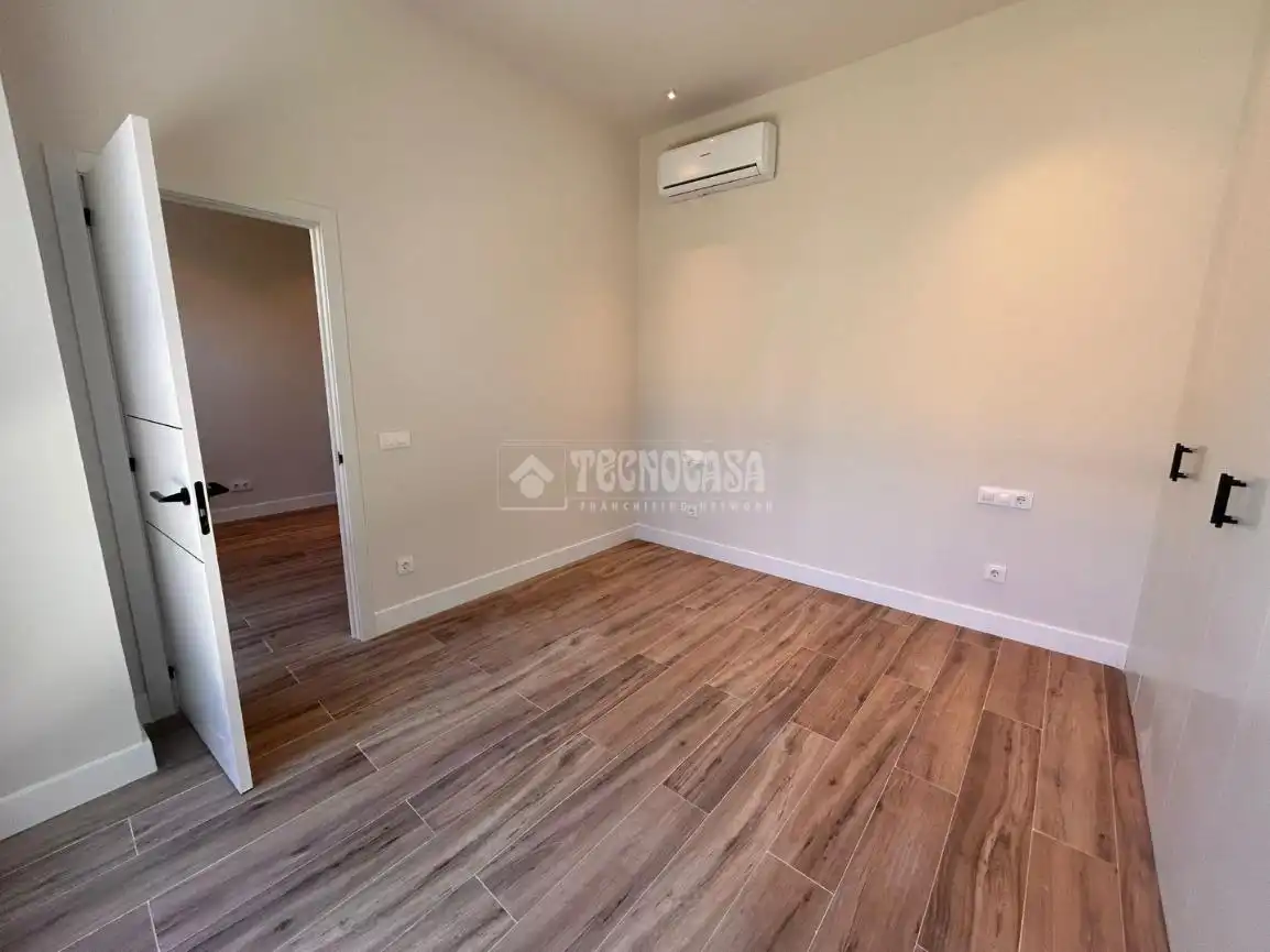 Habitación de Piso en venta en Madrid con Calefacción