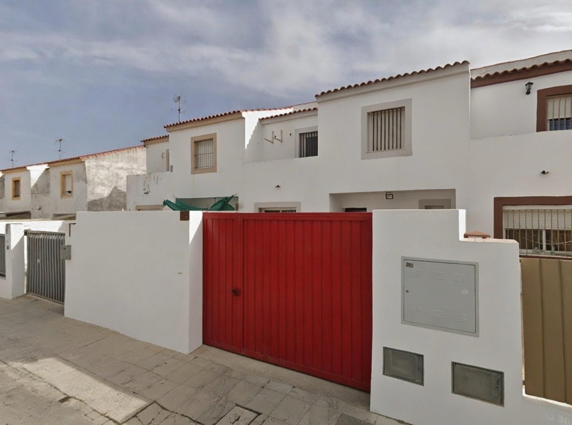 Vista exterior de Casa adosada en venta en El Cuervo de Sevilla