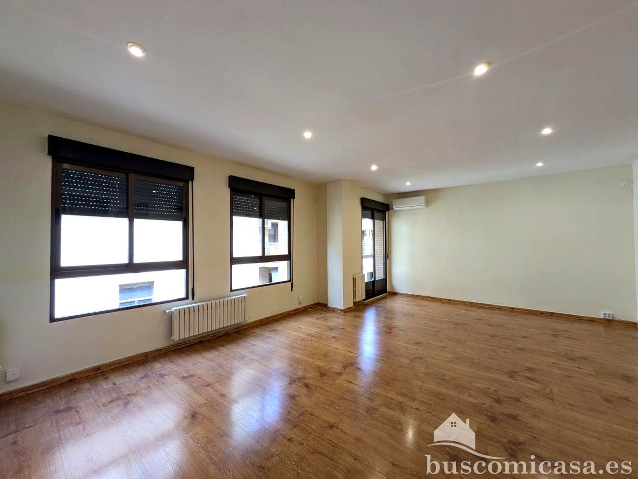 Living room of Flat to rent in Linares  with Air Conditioner and Heating