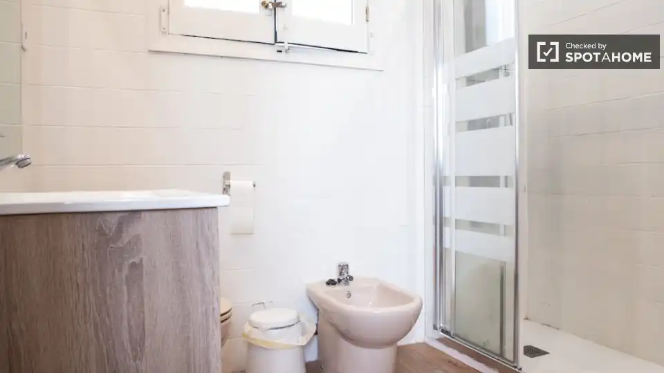 Bathroom of Flat for share in Moncloa - Aravaca