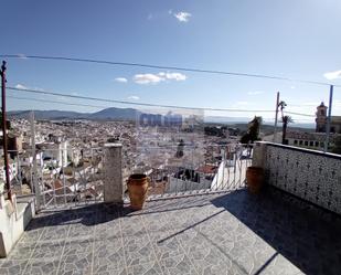 Vista exterior de Casa o xalet en venda en Martos amb Terrassa i Balcó