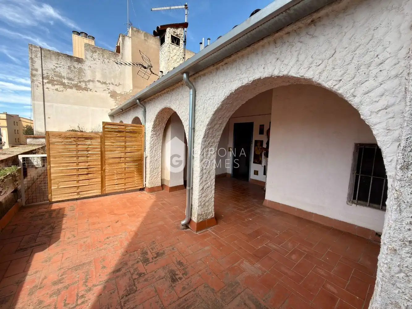 Piso en venta en Girona con Terraza y Trastero