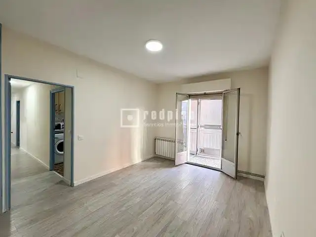 Habitación de Piso en venta en Madrid con Calefacción y Terraza
