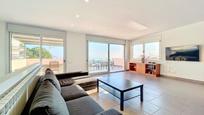 Sala d'estar de Casa o xalet en venda en L'Estartit amb Aire condicionat, Calefacció i Jardí privat