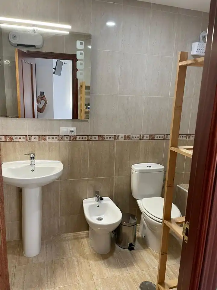 Bany de Planta baixa de lloguer en Dos Hermanas amb Moblat