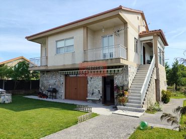 House with balcony for sale in Ventiun