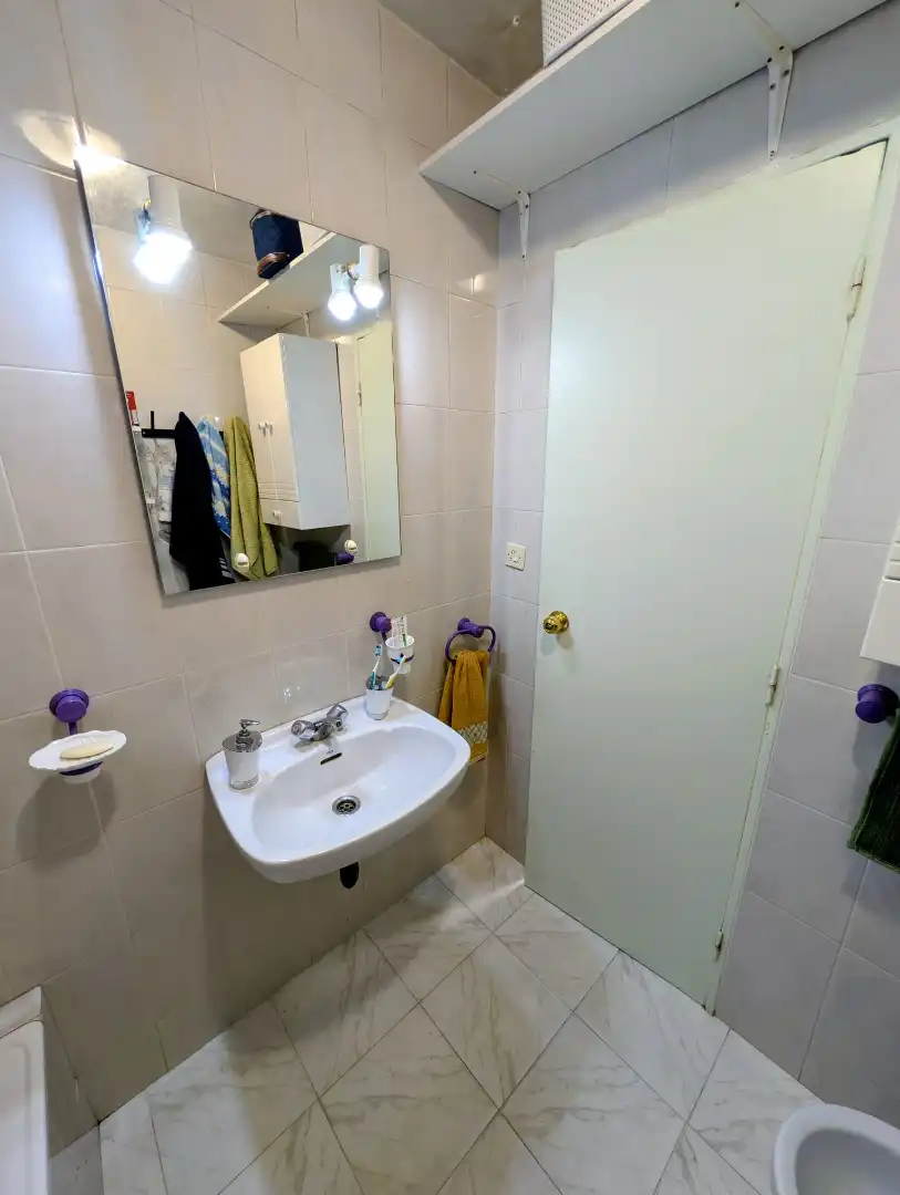 Bathroom of Flat for sale in Sur