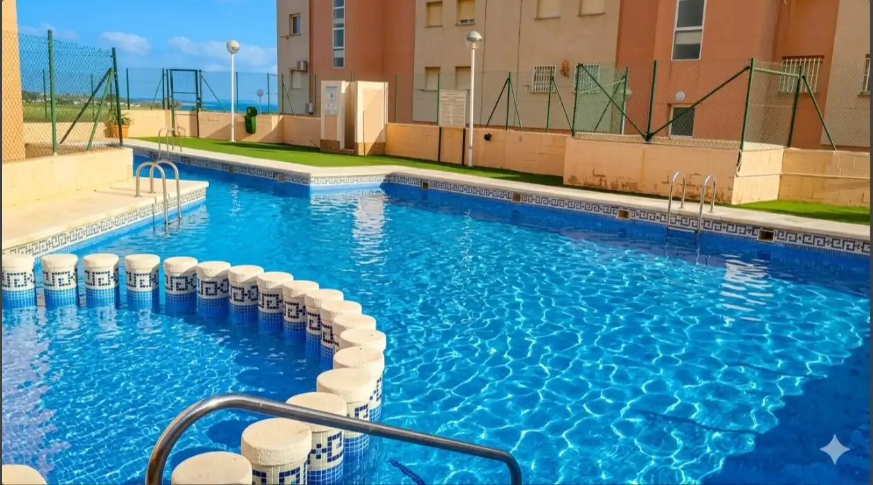 Piscina de Apartamento en venta en La Manga del Mar Menor con Terraza, Piscina y Amueblado