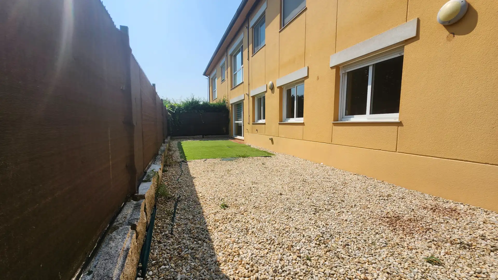 Vista exterior de Piso en venta en Miño con Calefacción, Jardín privado y Trastero