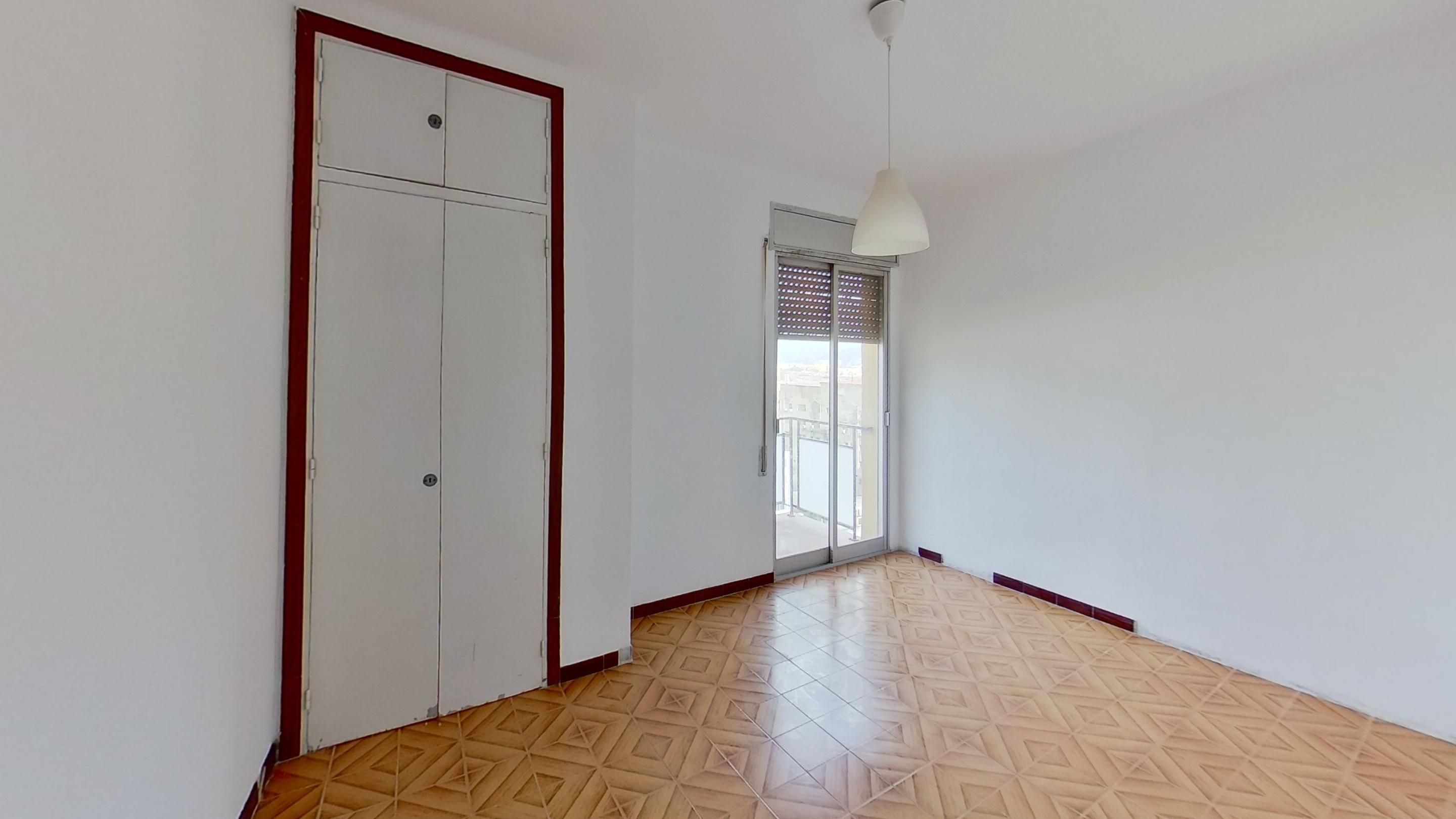 Bedroom of Flat for sale in  Barcelona Capital  with Balcony