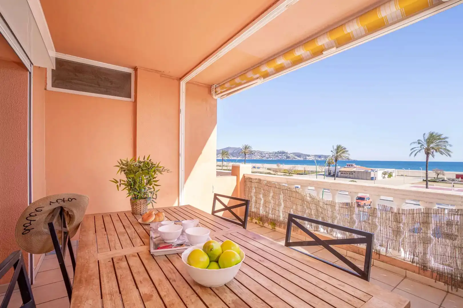 Pis amb piscina en venda a Passeig Marítim