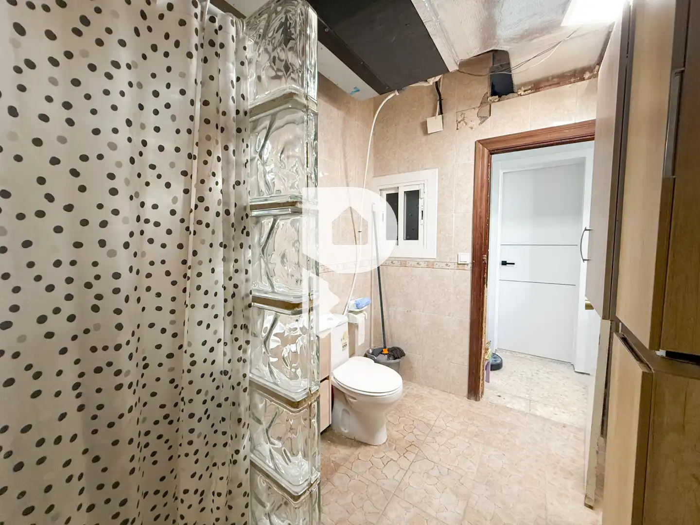 Baño de Casa o chalet en venta en Sant Vicenç Dels Horts con Aire acondicionado, Calefacción y Jardín privado