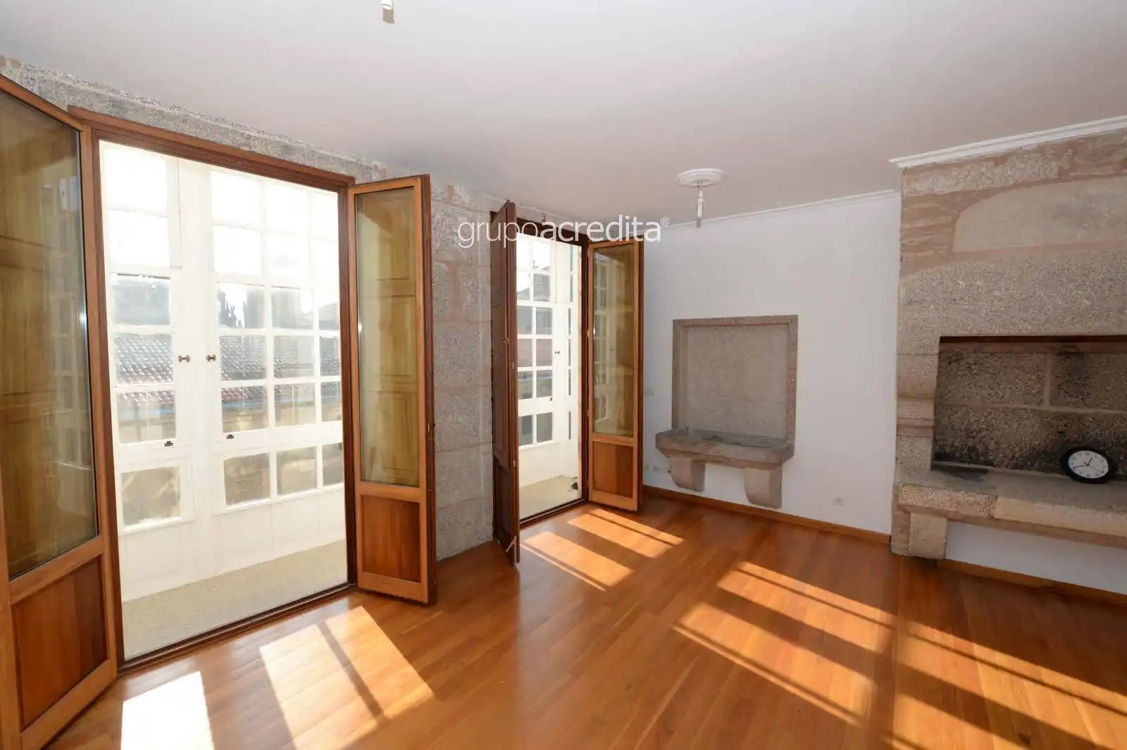 Sala d'estar de Pis en venda en Santiago de Compostela  amb Calefacció, Parquet i Terrassa