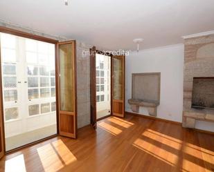 Living room of Flat for sale in Santiago de Compostela   with Terrace and Balcony