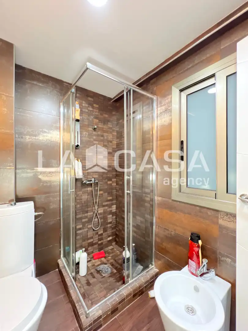 Bathroom of Flat for sale in Badalona  with Balcony