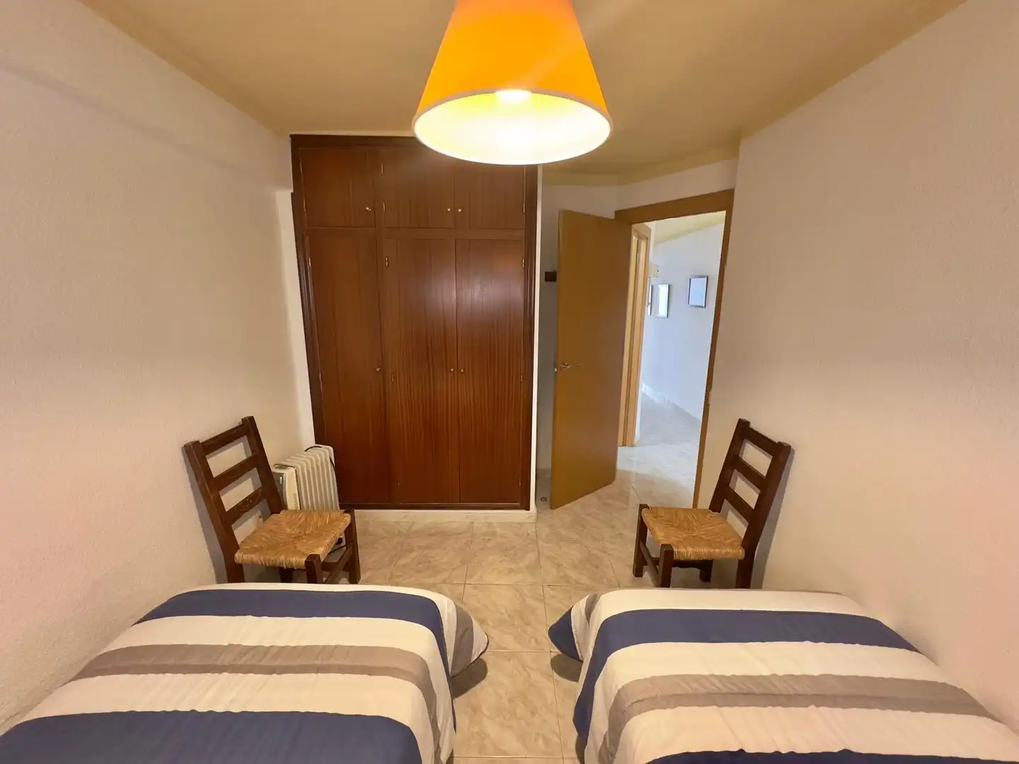Dormitori de Apartament en venda en Benidorm amb Aire condicionat, Terrassa i Moblat