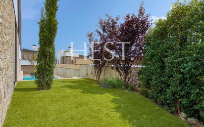 Exterior view of House or chalet for sale in  Barcelona Capital  with Air Conditioner, Heating and Parquet flooring