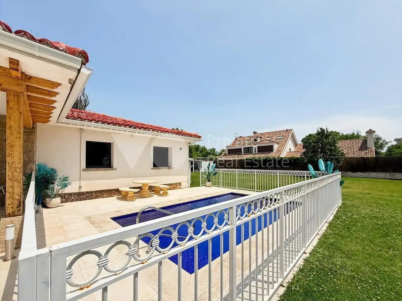 Swimming pool of Houses for sale in Villanueva de la Cañada  with Air Conditioner, Heating and Private garden