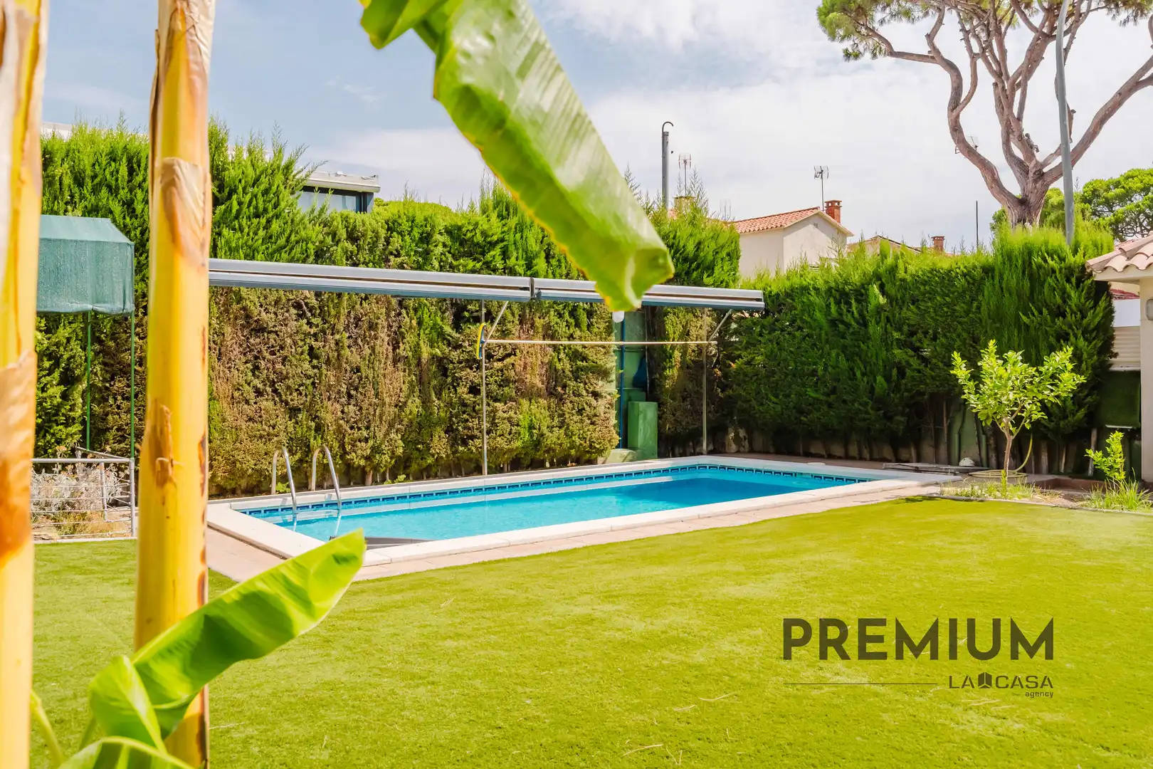 Piscina de Casa o xalet en venda en Castelldefels amb Piscina