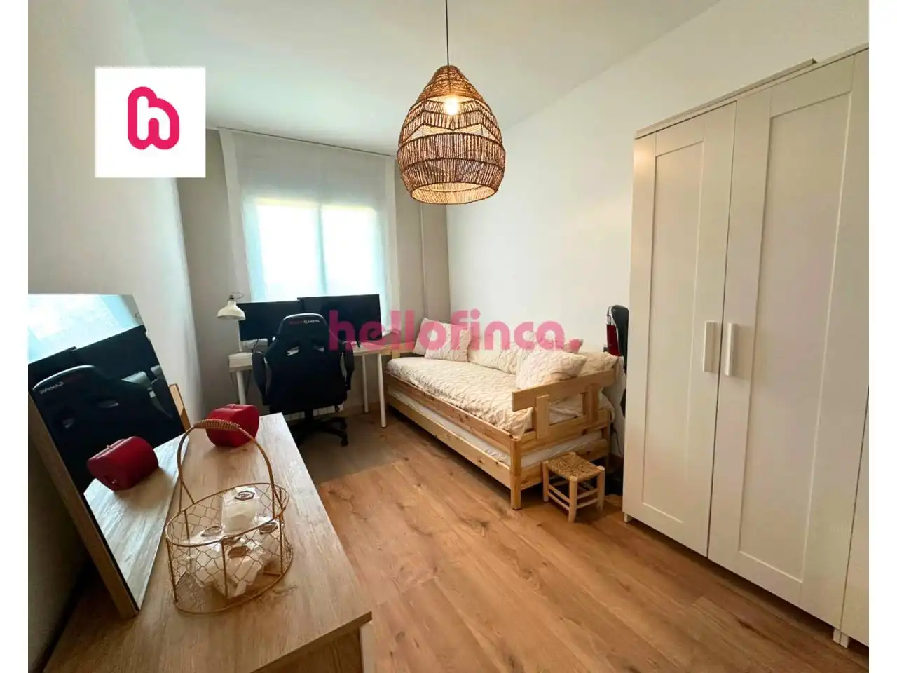 Bedroom of Flat for sale in Sant Celoni  with Air Conditioner, Heating and Parquet flooring