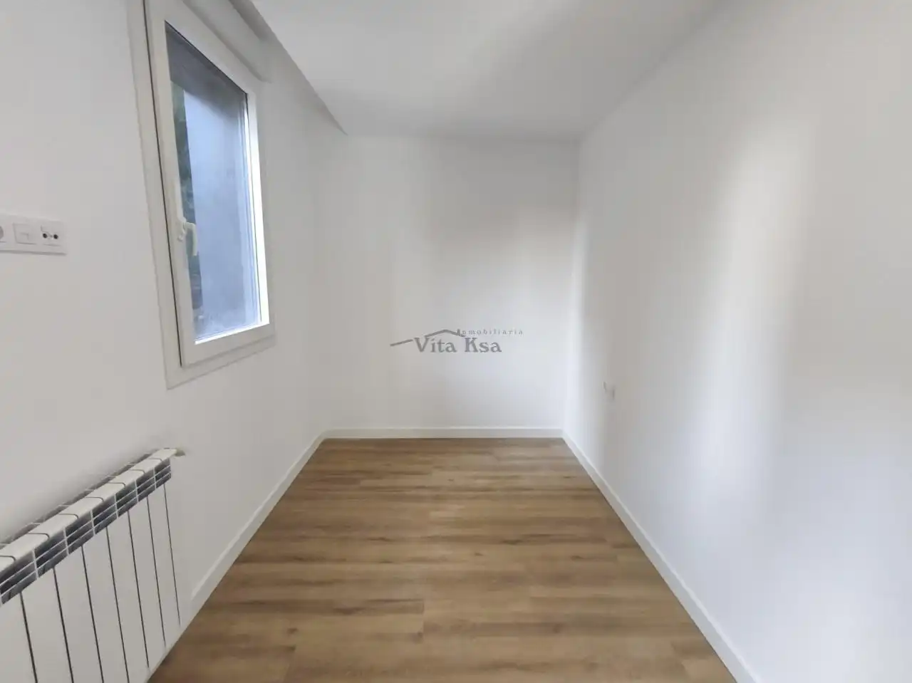 Dormitori de Apartament en venda en Ourense Capital  amb Calefacció i Balcó