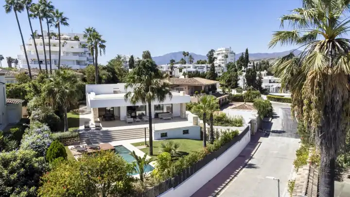 Chalet con piscina en venta en San Pedro de Alcántara