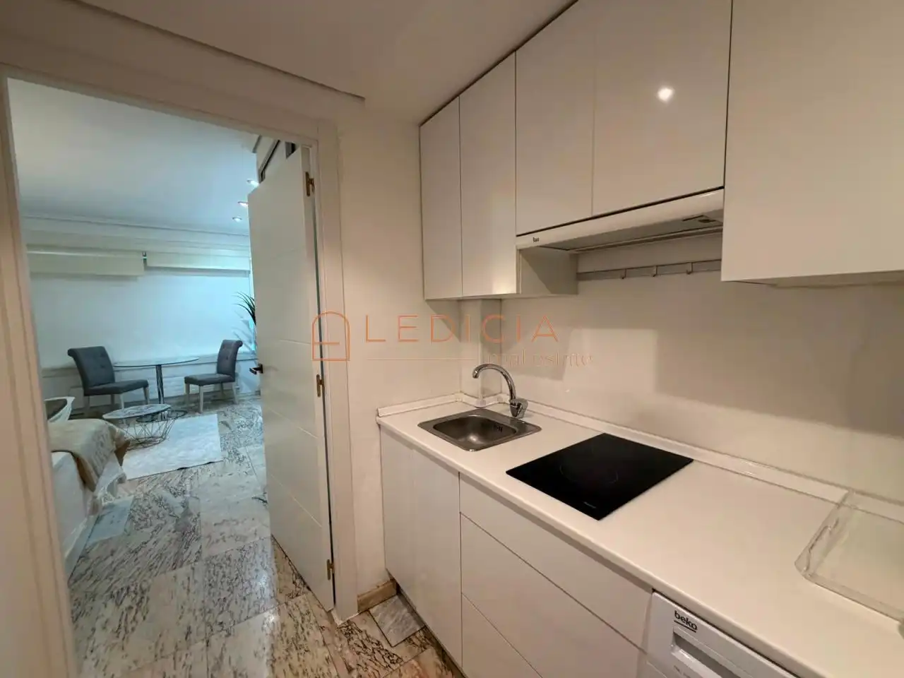 Cocina de Estudio de alquiler en Vigo  con Calefacción y Amueblado
