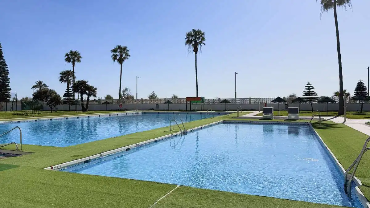 Piscina de Pis en venda en Salobreña amb Terrassa, Moblat i Microones