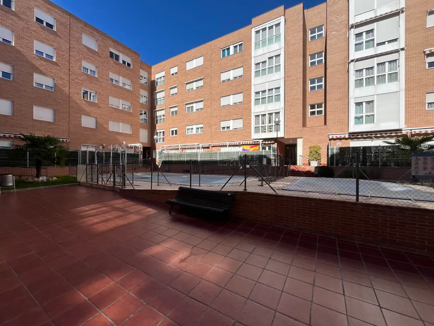 Exterior view of Flat for sale in Torrejón de Ardoz  with Air Conditioner, Heating and Private garden