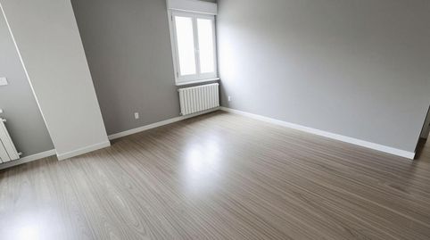 PRECIOSO PISO Reformado  con materiales de lujoObispo Ballester2 hab.1bañoSalónCocinaTerrazaTendederoAscensor Cota0
