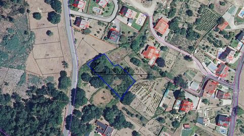 Solar en venta en San Pedro de Moreiras Se vende terreno de unos 1.300 m situado en una zona tranquila y en expansión, rodeada de